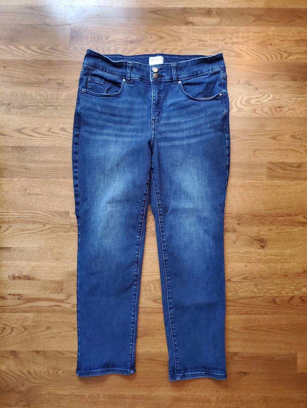 Lane Bryant Tighter Tummy High-Rise Straight Jeans. Size 16